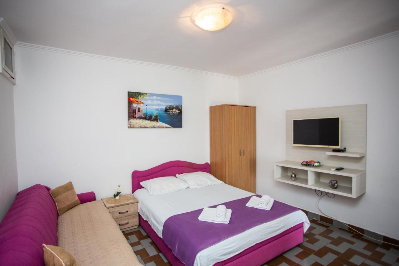 Apartments Jelena Ulcinj Bagian luar foto