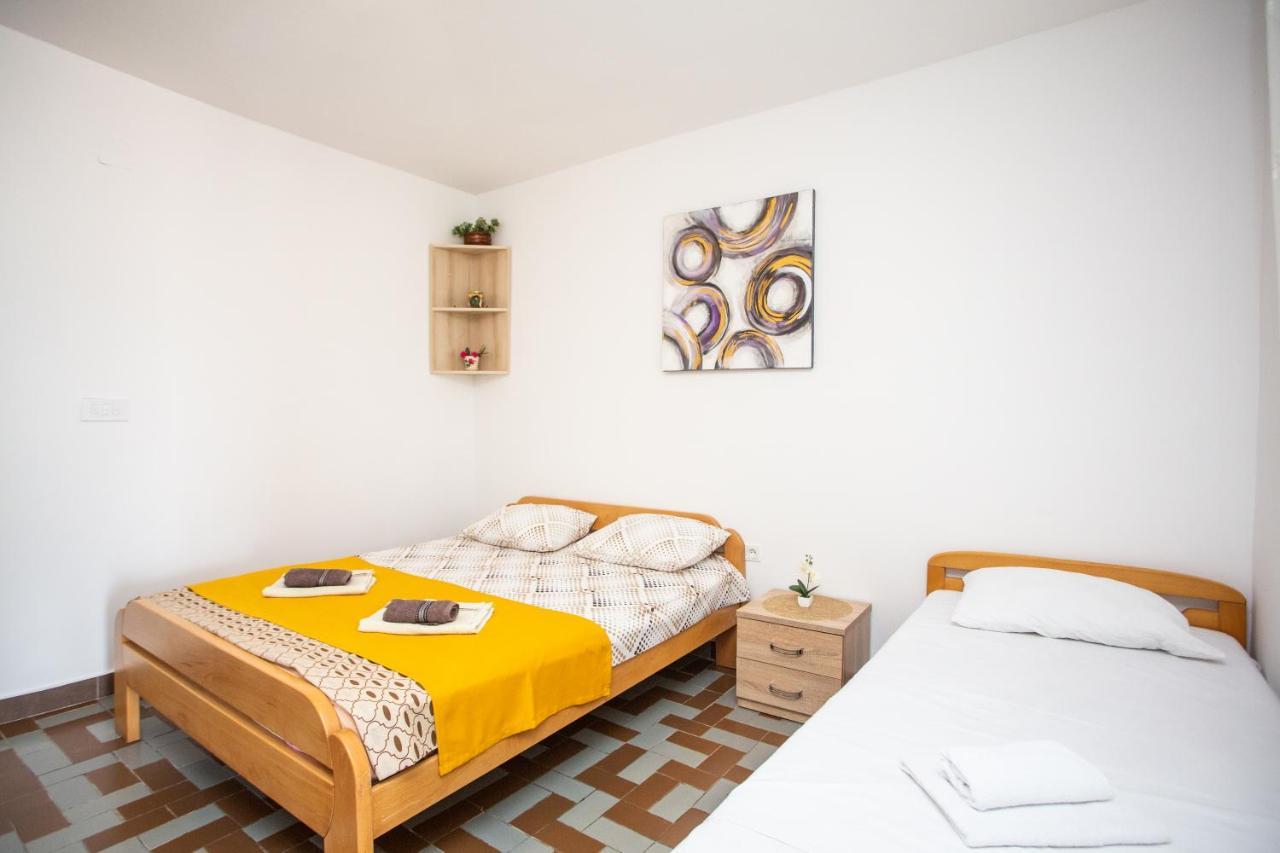 Apartments Jelena Ulcinj Bagian luar foto