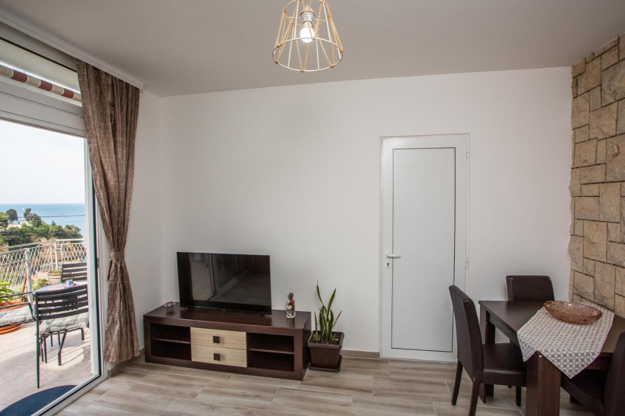 Apartments Jelena Ulcinj Bagian luar foto