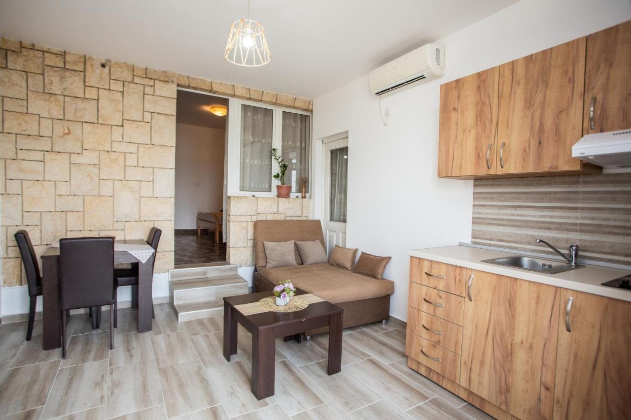 Apartments Jelena Ulcinj Bagian luar foto